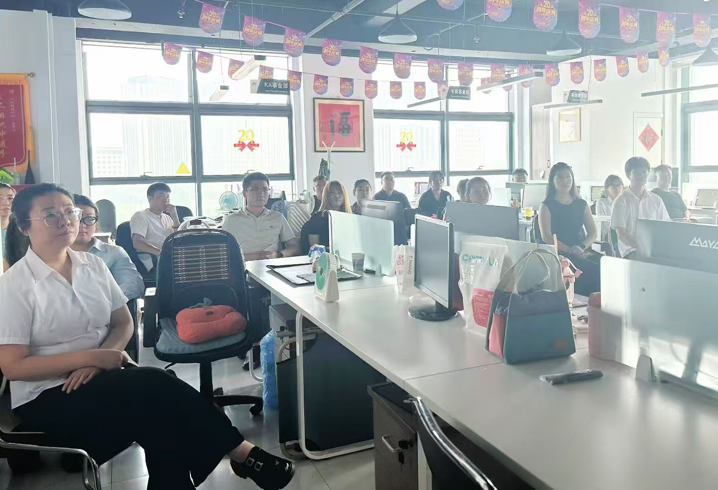 1760172378872744.jpg 05751d93014983857d8acdfd1ae434e5.jpg